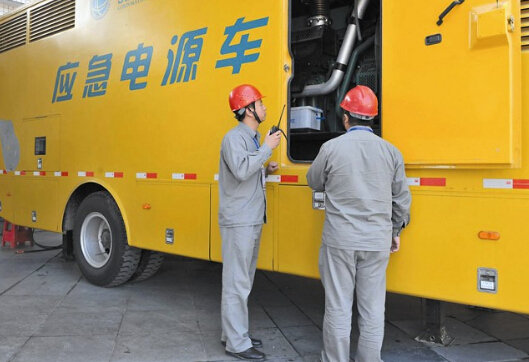 大名如何清理被灰尘覆盖的机油散热器？